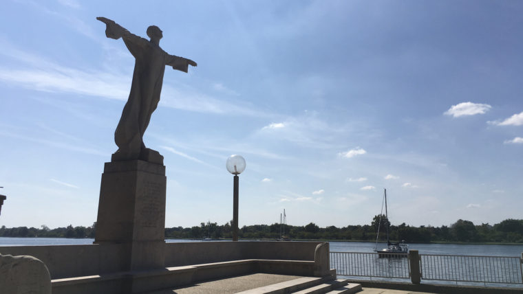 Titanic Memorial - next to the water